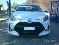 Bianco Usata 2023 Toyota Yaris Hybrid Tre volumi | 16.300 € (Ottimo prezzo)