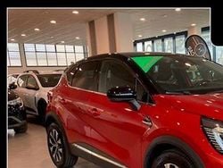 Rosso Usata 2022 Renault Captur Intens SUV | 16.500 € (Buon prezzo)