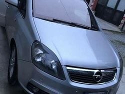 Usata 2006 Opel Zafira Cosmo Monovolume | 2000 € (Buon prezzo)