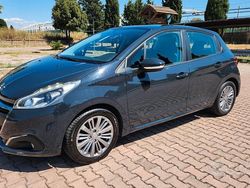 Grigio Usata 2016 Peugeot 208 Allure Due volumi | 7000 € (Buon prezzo)