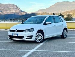Bianco Usata 2017 VW Golf Tre volumi | 8900 €
