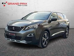 Grigio scuro Usata 2020 Peugeot 5008 Allure SUV | 16.400 € (Ottimo prezzo)