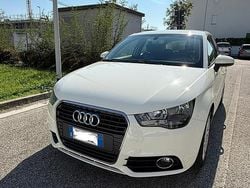 Bianco Usata 2012 Audi A1 Sportback Due volumi | 5000 € (Buon prezzo)