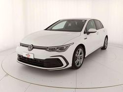 Pure white Usata 2022 VW Golf VIII R-line Tre volumi | 29.900 € (Molto cara)