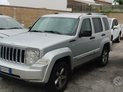 Grigio Usata 2008 Jeep Cherokee SUV | 2000 €
