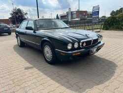 Verde Usata 1998 Jaguar XJ8 Executive Tre volumi | 19.900 € (Molto cara)