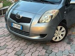 Grigio Usata 2006 Toyota Yaris Due volumi | 2000 € (Super prezzo)