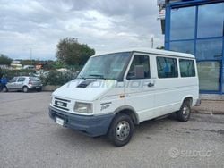 Bianco pastello Usata 1997 Iveco Daily Monovolume | 6500 €