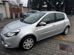 Argento Usata 2011 Renault Clio II Dynamique Tre volumi | 2700 € (Ottimo prezzo)