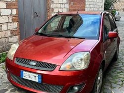 Rosso Usata 2007 Ford Fiesta Due volumi | 3500 € (Molto cara)