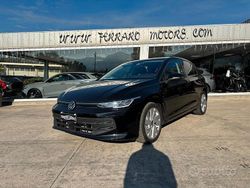 Nero Nuova 2025 VW Golf VIII Style Tre volumi | 33.500 € (Super prezzo)