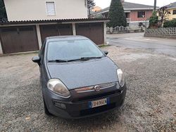 Grigio Usata 2010 Fiat Punto Tre volumi | 2900 € (Buon prezzo)