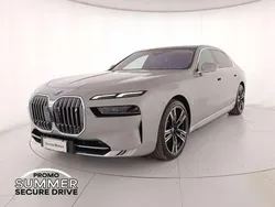 Spacesilber metallizzato Nuova 2025 BMW i7 Comfort Edition Tre volumi | 75.900 €