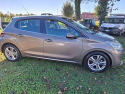 Antracite Usata 2013 Peugeot 208 Access Due volumi | 5700 € (Buon prezzo)