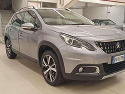Grigio Usata 2019 Peugeot 2008 Allure SUV | 12.490 € (Buon prezzo)
