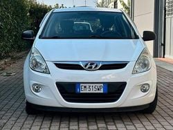 Bianco Usata 2012 Hyundai i20 Comfort Tre volumi | 4800 € (Buon prezzo)