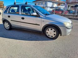 Argento Usata 2002 Opel Corsa Comfort Tre volumi | 1650 € (Buon prezzo)