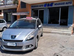 Argento Usata 2010 Peugeot 5008 Monovolume | 4999 € (Buon prezzo)