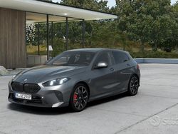 Alpin white pastello Nuova 2025 BMW 120 M Sport Due volumi | 42.500 € (Buon prezzo)