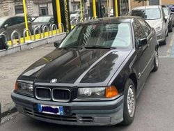 Nero Usata 1995 BMW 318 Tre volumi | 2500 €
