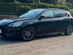 Nero Usata 2021 Ford Focus ST-Line Tre volumi | 20.000 € (Molto cara)
