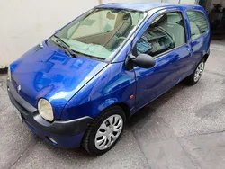 Blu/azzurro Usata 2002 Renault Twingo Authentique Due volumi | 1350 € (Ottimo prezzo)