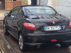 Nero Usata 2002 Peugeot 206 CC Cabrio | 2400 €