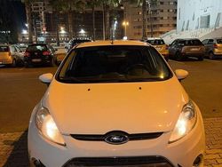 Bianco Usata 2011 Ford Fiesta Tre volumi | 4800 € (Buon prezzo)