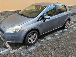Grigio Usata 2009 Fiat Grande Punto Due volumi | 1500 € (Ottimo prezzo)