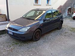 Usata 2002 Ford Focus Ambiente Tre volumi | 700 € (Ottimo prezzo)