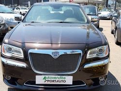 Marrone Usata 2012 Lancia Thema Tre volumi | 13.000 € (Molto cara)