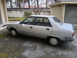 Grigio Usata 1986 Renault R9 Tre volumi | 900 €