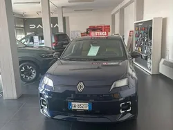 Usata 2024 Renault R5 Iconic Due volumi | 31.400 € (Ottimo prezzo)