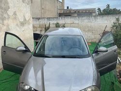 Grigio Usata 2002 Seat Ibiza Tre volumi | 2000 €