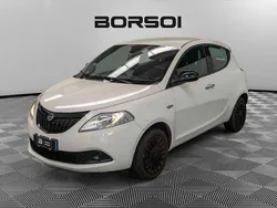 Bianco Usata 2023 Lancia Ypsilon Gold Due volumi | 12.900 € (Buon prezzo)
