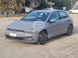 Grigio Usata 2020 VW Golf VIII Life Due volumi | 16.500 € (Super prezzo)