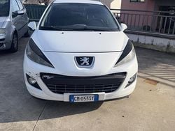 Bianco Usata 2012 Peugeot 207 Tre volumi | 1800 € (Buon prezzo)