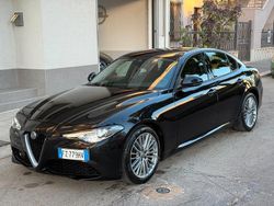 Nero Usata 2019 Alfa Romeo Giulia Business Tre volumi | 18.650 € (Buon prezzo)