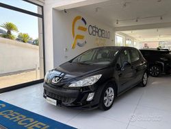 Antracite(met.) Usata 2009 Peugeot 308 Premium Tre volumi | 2200 € (Buon prezzo)