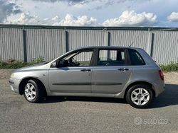 Giallo Usata 2005 Fiat Stilo Tre volumi | 1200 € (Buon prezzo)