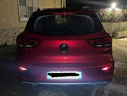 Rosso Usata 2024 MG ZS Luxury Tre volumi | 17.000 € (Cara)