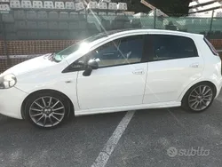 Usata 2015 Fiat Punto Due volumi | 1500 € (Super prezzo)