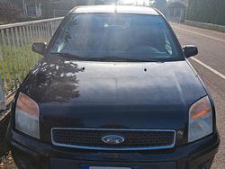 Nero Usata 2006 Ford Fusion Tre volumi | 2000 € (Buon prezzo)