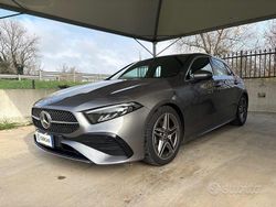Grigio Usata 2024 Mercedes 180 AMG line Tre volumi | 34.590 €