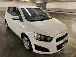 Bianco Usata 2013 Chevrolet Aveo Tre volumi | 3700 € (Buon prezzo)