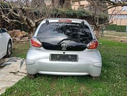 Argento Usata 2011 Toyota Aygo Edition Due volumi | 2500 € (Ottimo prezzo)
