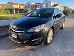 Nero Usata 2016 Opel Astra Station wagon | 5600 € (Buon prezzo)