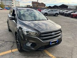 Grigio Usata 2019 Ford Kuga ST-Line SUV | 15.500 € (Buon prezzo)