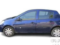 Blu Usata 2006 Renault Clio II Due volumi | 2000 € (Cara)