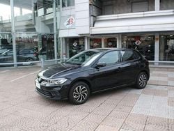 Nero Usata 2023 VW Polo Life Tre volumi | 18.900 € (Buon prezzo)